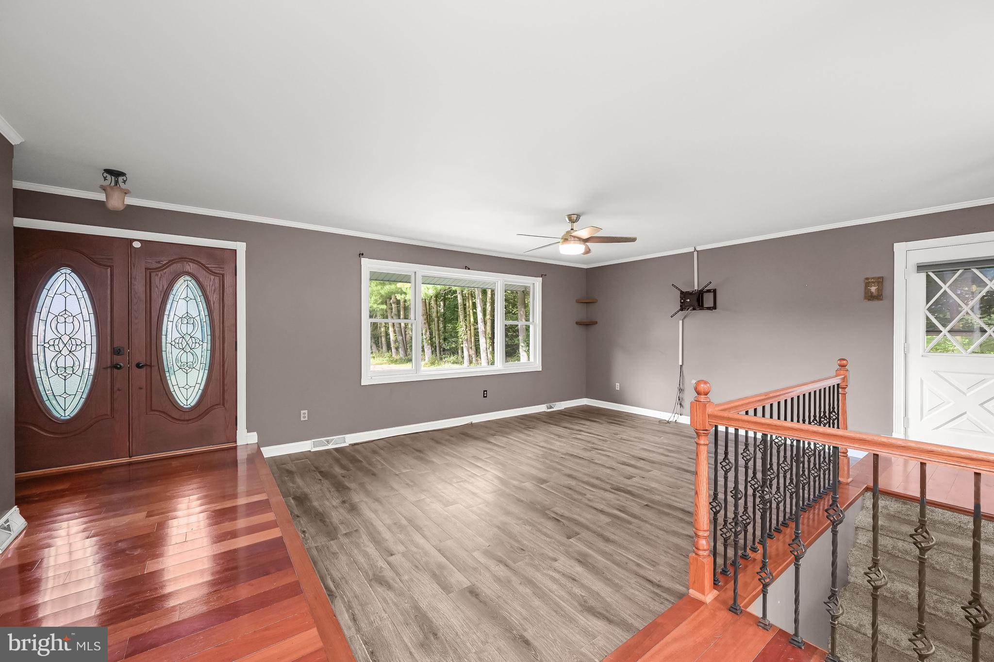 3924 Garfield Road Smithsburg, MD 21783 - Photo 10 of 61 Living Room