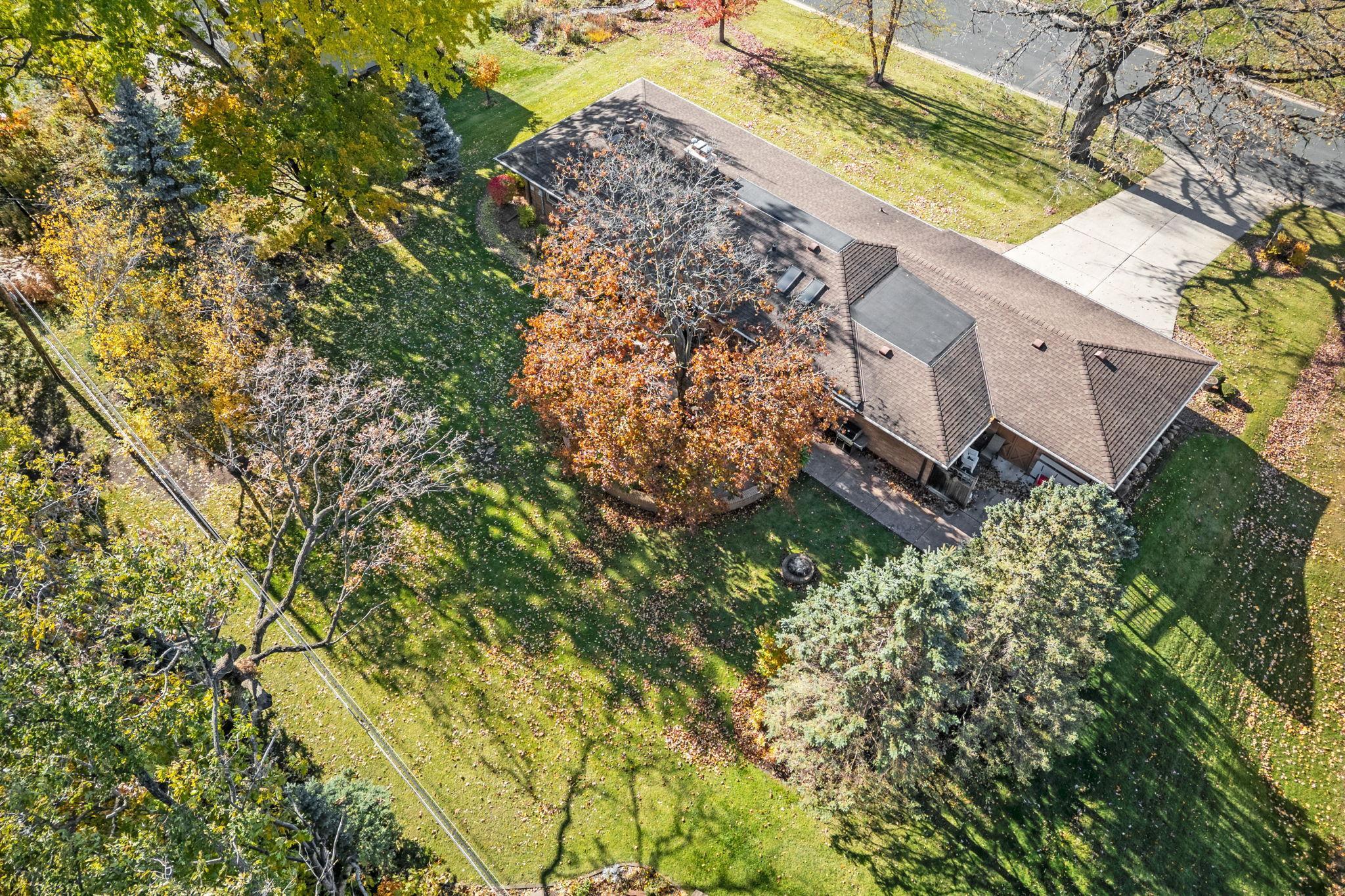 10035 Mound Spring Terrace Bloomington, MN 55420 - Photo 8 of 16