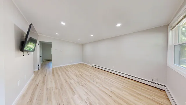 $1,900 | 122 Allen Drive, Unit 2, Ann Arbor, MI 48103