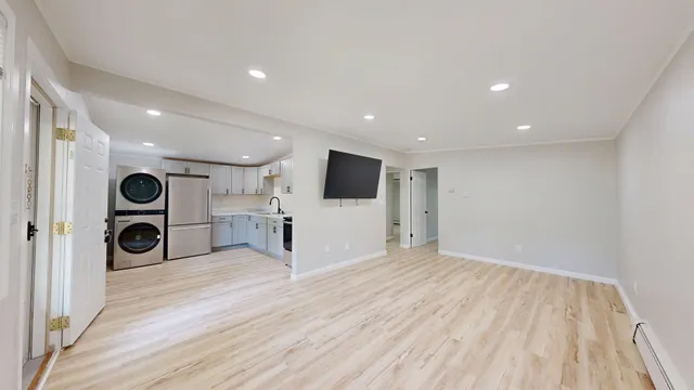 $1,900 | 122 Allen Drive, Unit 2, Ann Arbor, MI 48103