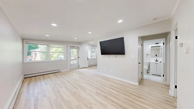 $1,900 | 122 Allen Drive, Unit 2, Ann Arbor, MI 48103