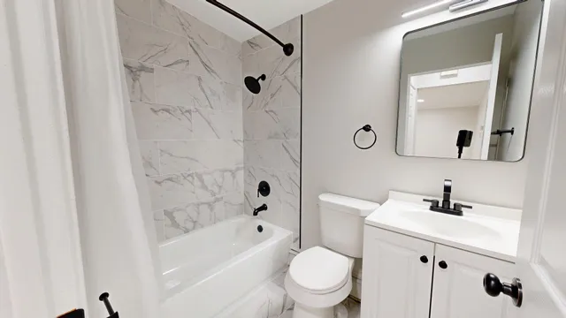 $1,900 | 122 Allen Drive, Unit 2, Ann Arbor, MI 48103