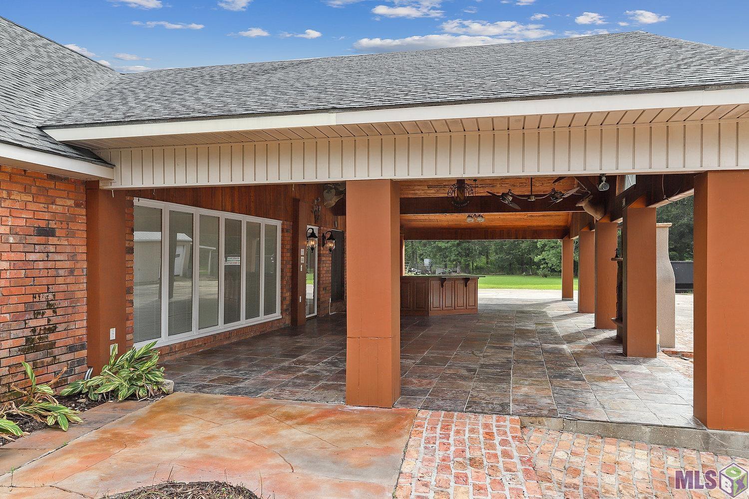 12051 Griffith Road Gonzales, LA 70737 - Photo 5 of 30 Gallery Image 5