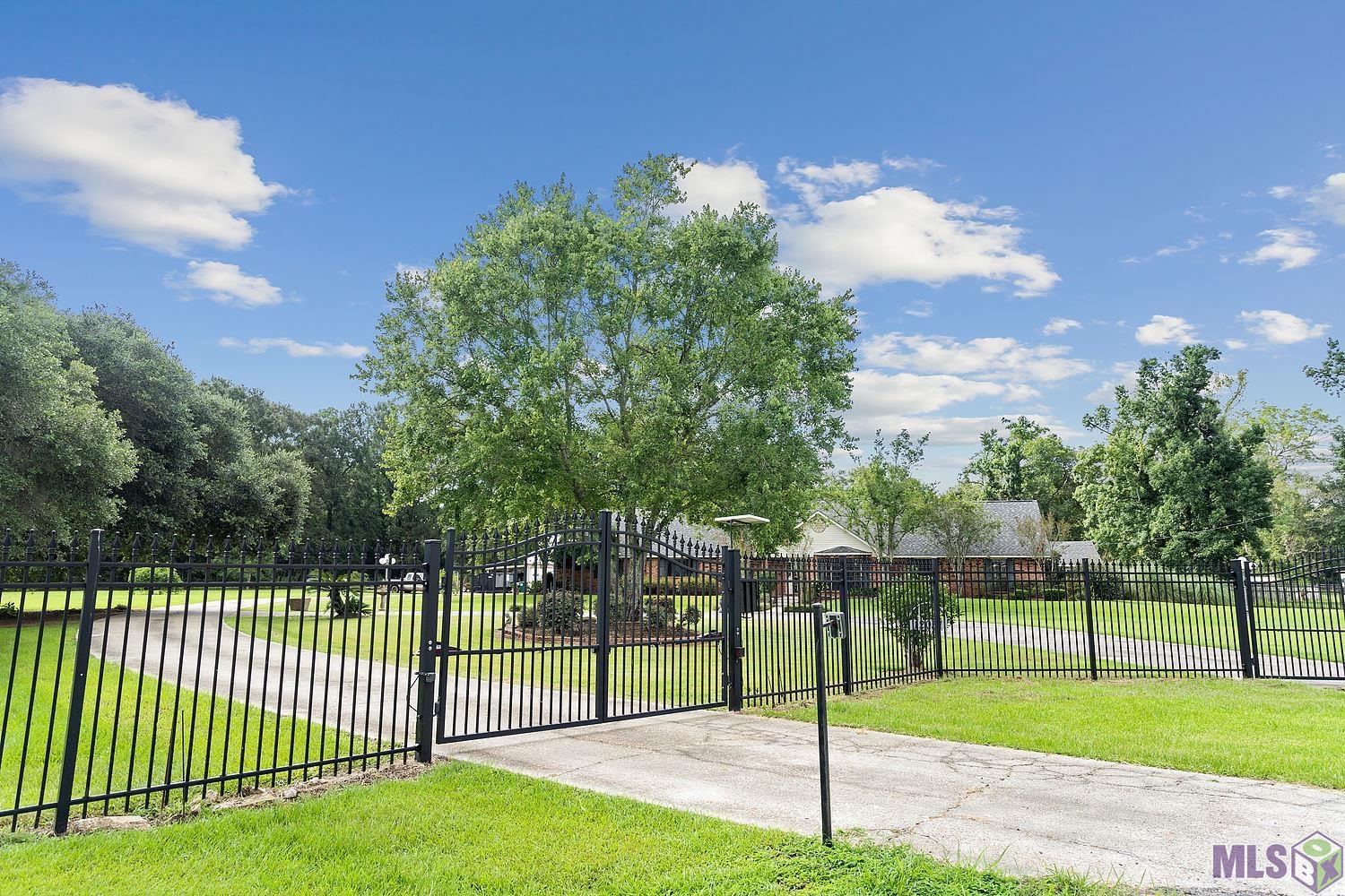 12051 Griffith Road Gonzales, LA 70737 - Photo 10 of 30 Electric Gate