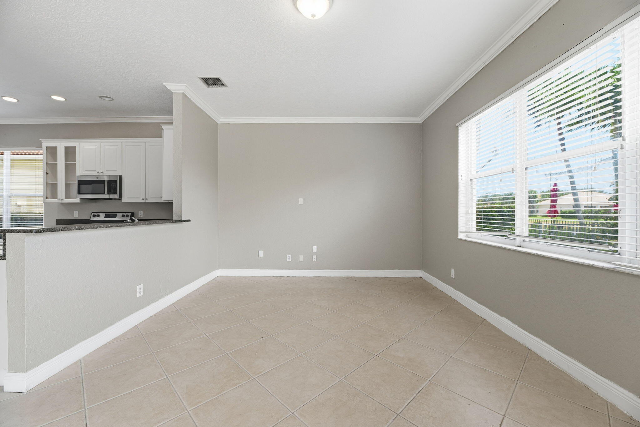 126 Magnolia Way Jupiter, FL 33469 - Photo 15 of 37 ListerPros_010