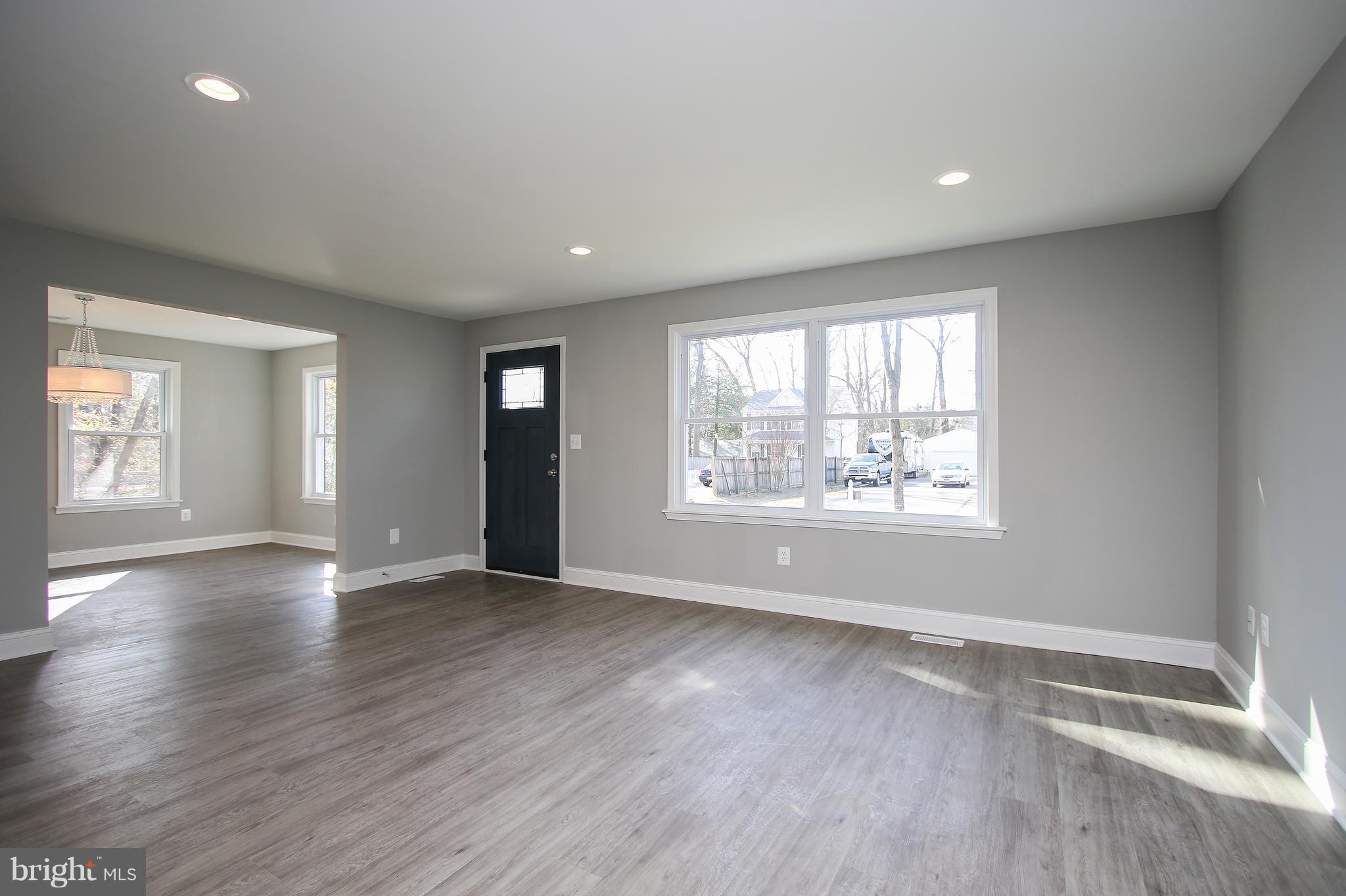 462 Community Road Severna Park, MD 21146 - Photo 8 of 26 Living Room