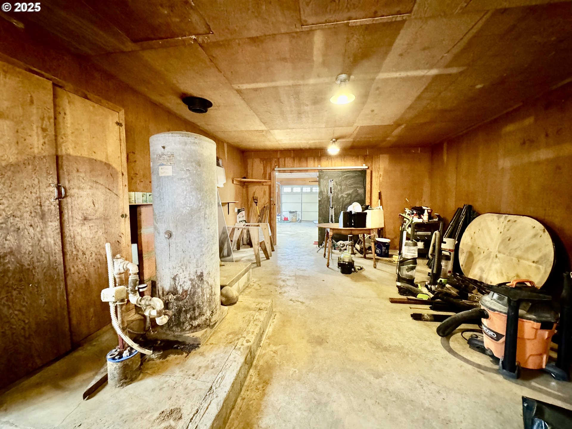 34603 Church Road Warren, OR 97053 - Photo 38 of 42 a room with gym equipment