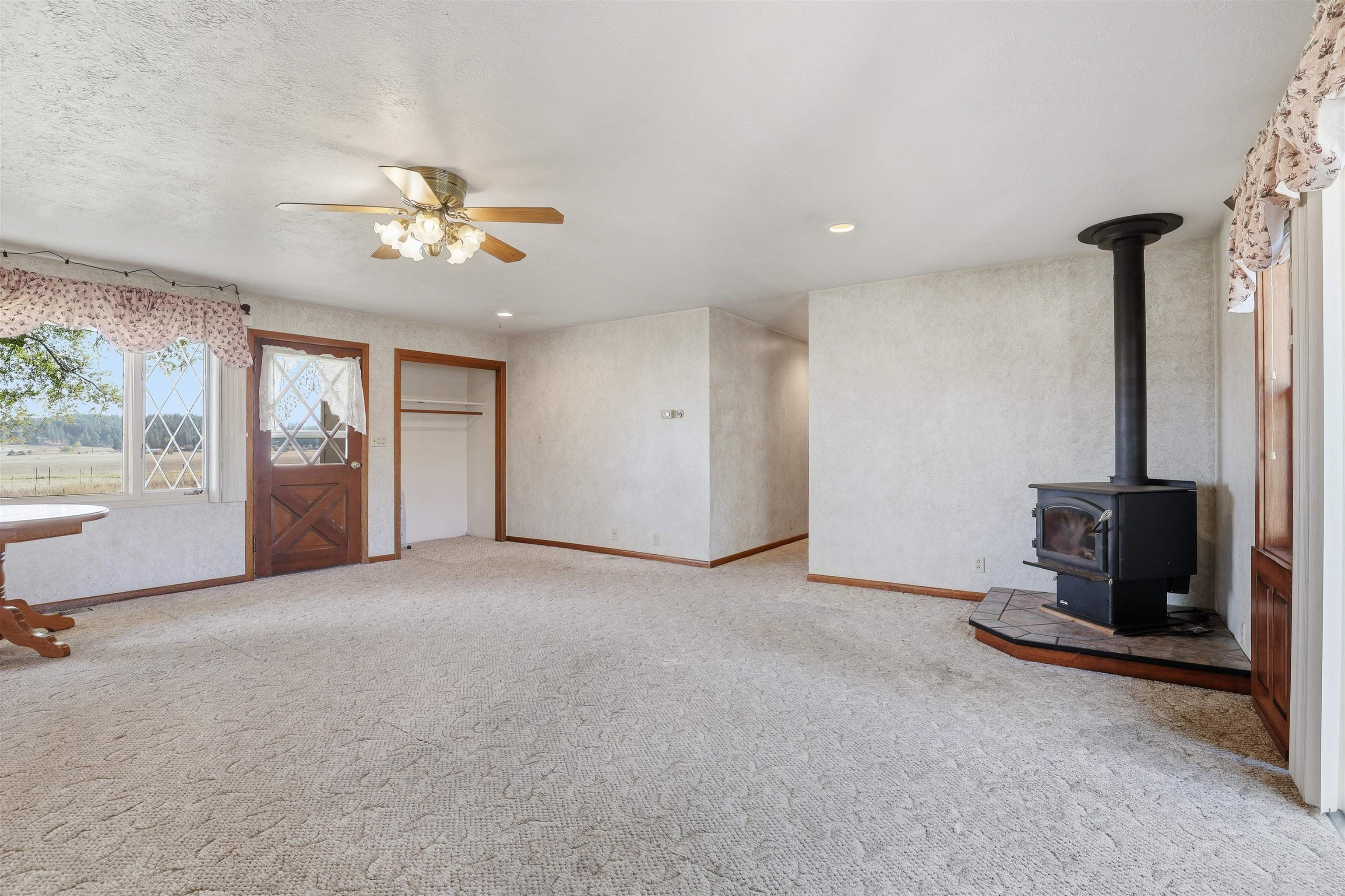 5192 South Swenson Road Deer Park, WA 99006 - Photo 7 of 50