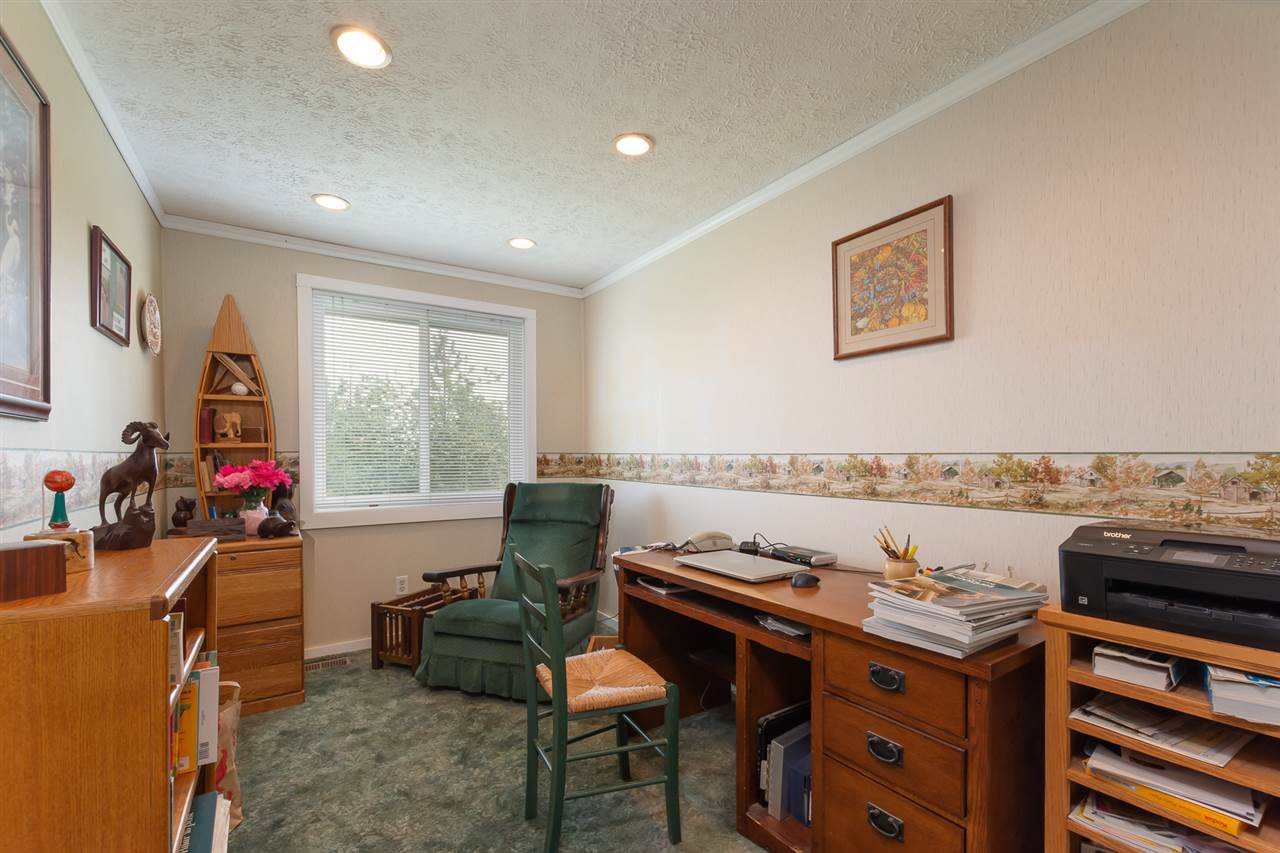 16016 North Sands Road Mead, WA 99021 - Photo 11 of 20
