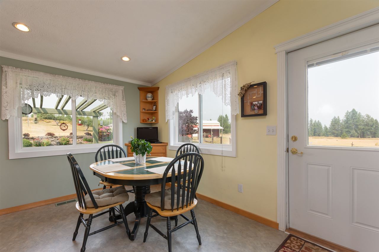 16016 North Sands Road Mead, WA 99021 - Photo 7 of 20