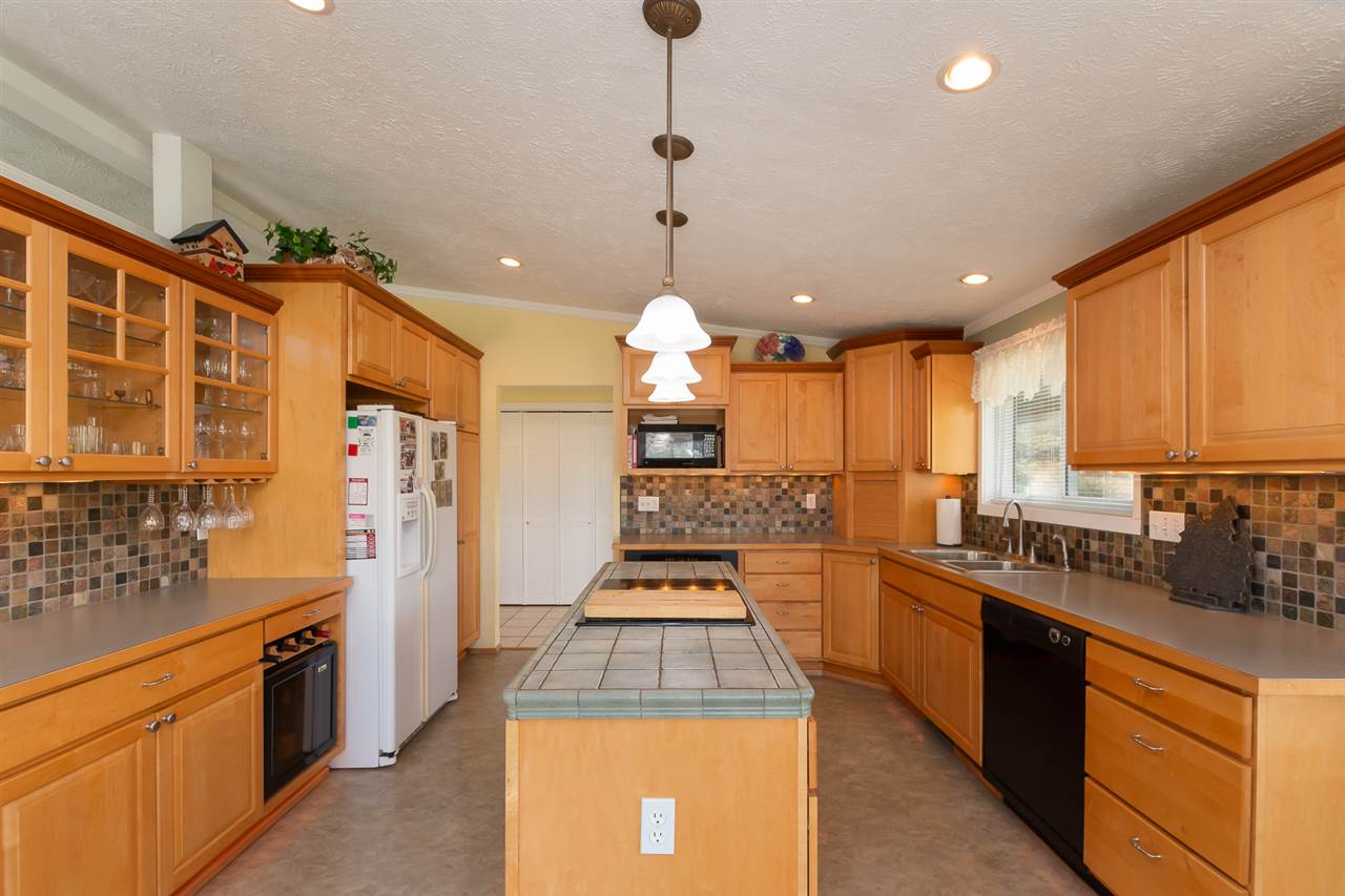 16016 North Sands Road Mead, WA 99021 - Photo 9 of 20