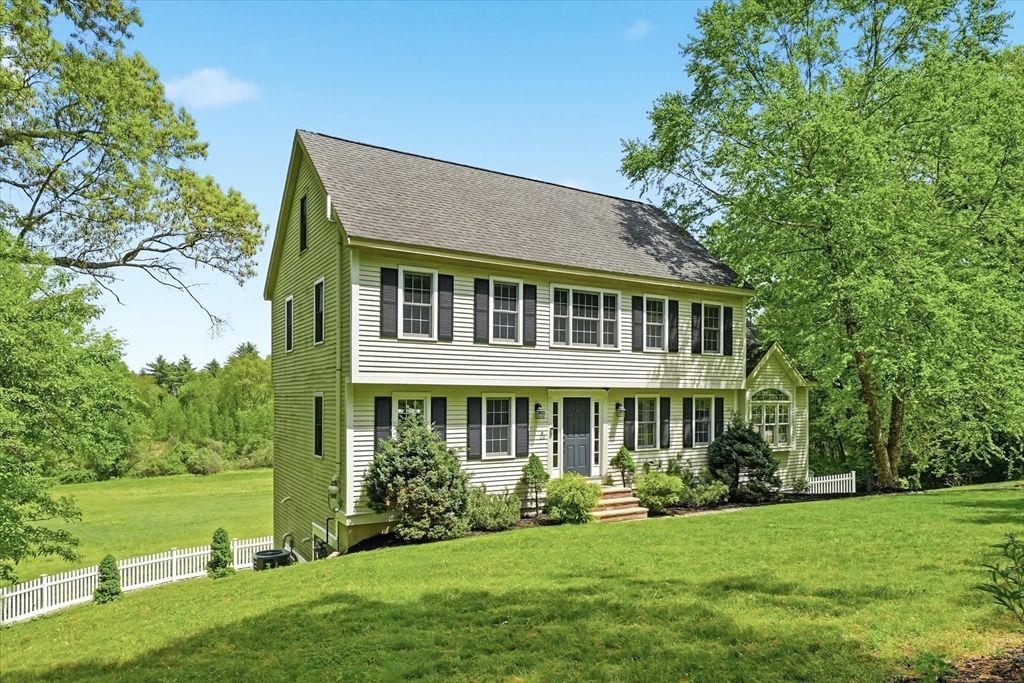 26 Long Hill Road Rowley, MA 01969 - Photo 2 of 38 Gallery Image 2