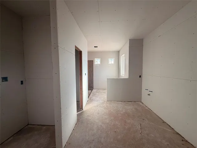 a view of a big room with a empty space