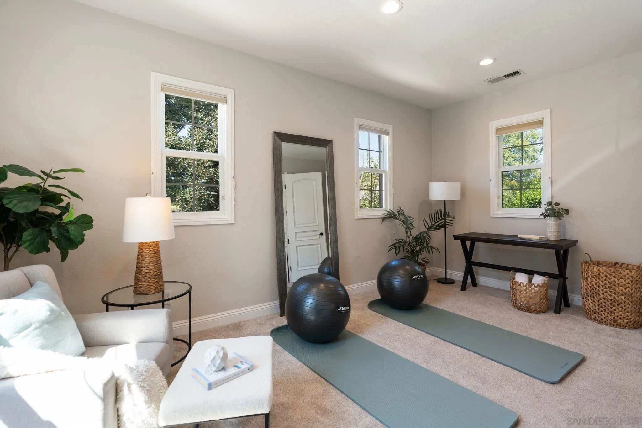 15583 Rising River Place South San Diego, CA 92127 - Photo 7 of 61