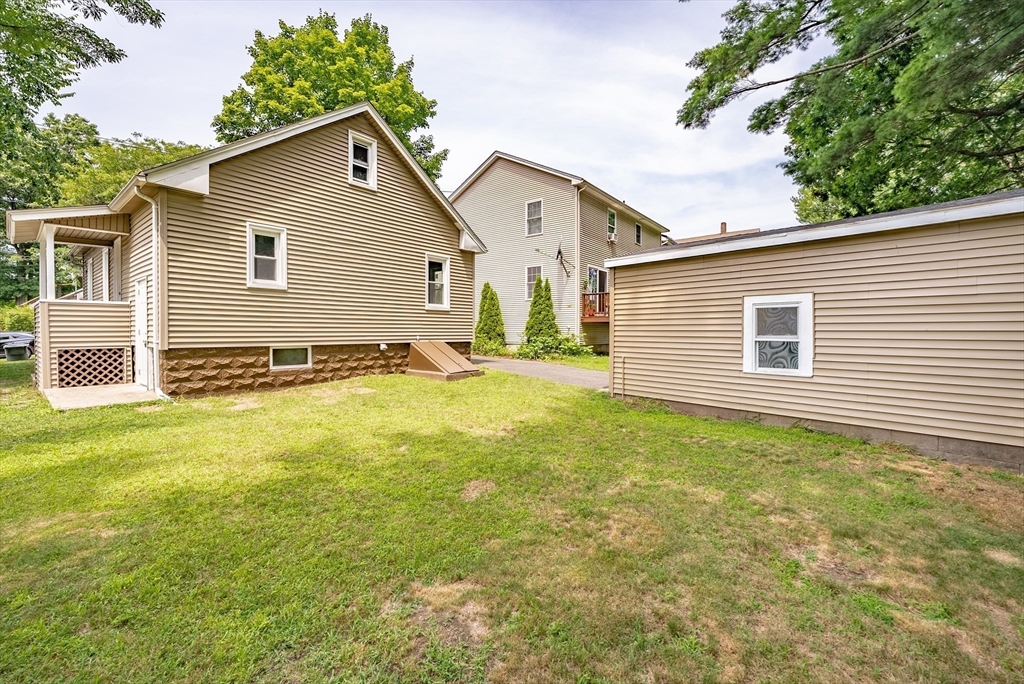 33 Ambrose Street Springfield, MA 01109 - Photo 4 of 23 Gallery Image 4