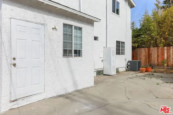 $4,250 | 1174 South Highland Avenue, Los Angeles, CA 90019