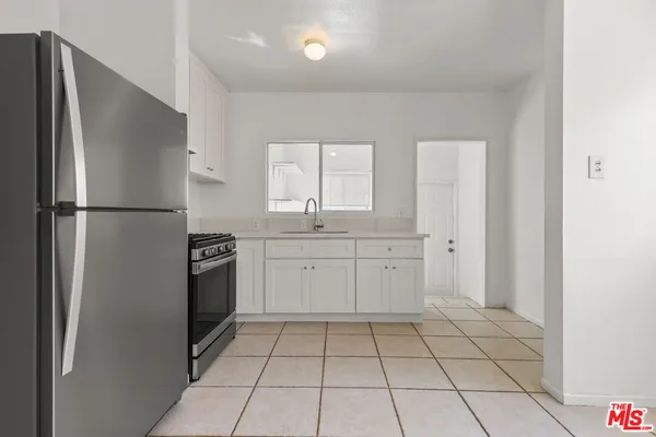 $4,250 | 1174 South Highland Avenue, Los Angeles, CA 90019