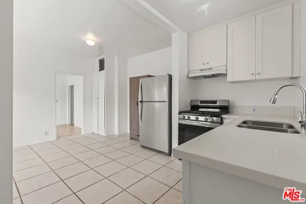 $4,250 | 1174 South Highland Avenue, Los Angeles, CA 90019
