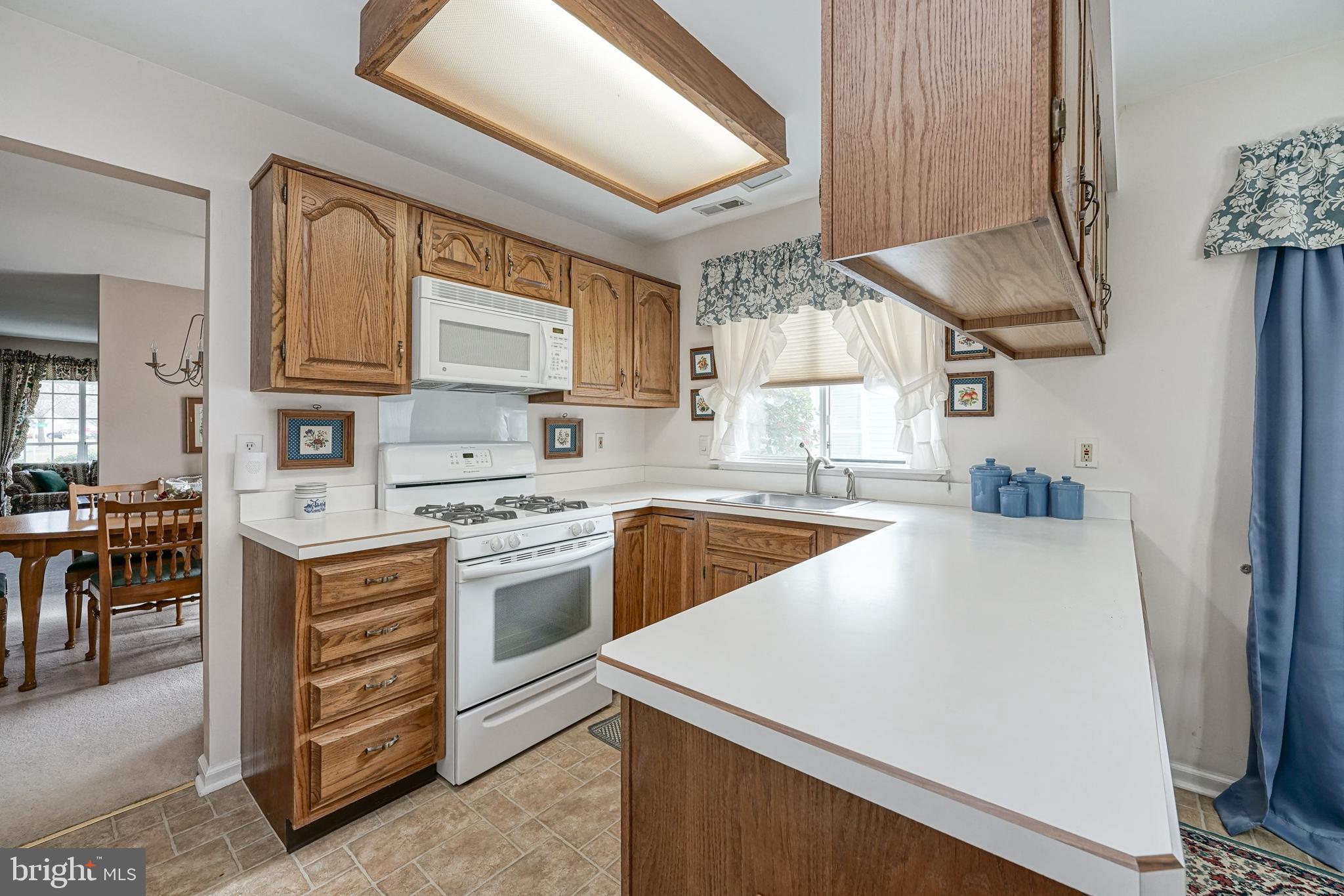 49 Stratford Road Southampton, NJ 08088 - Photo 9 of 23 Gallery Image 9