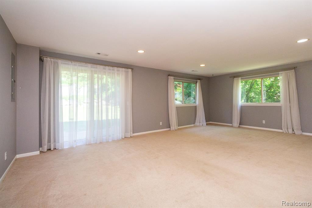 3891 Flint Road Brighton, MI 48114 - Photo 24 of 38