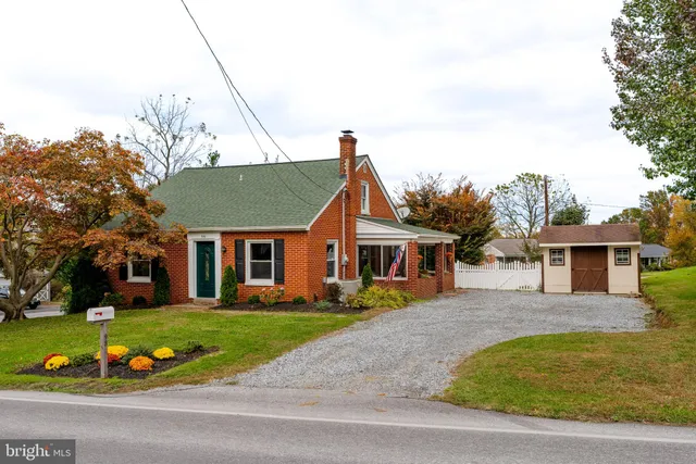 front view of house with a yard