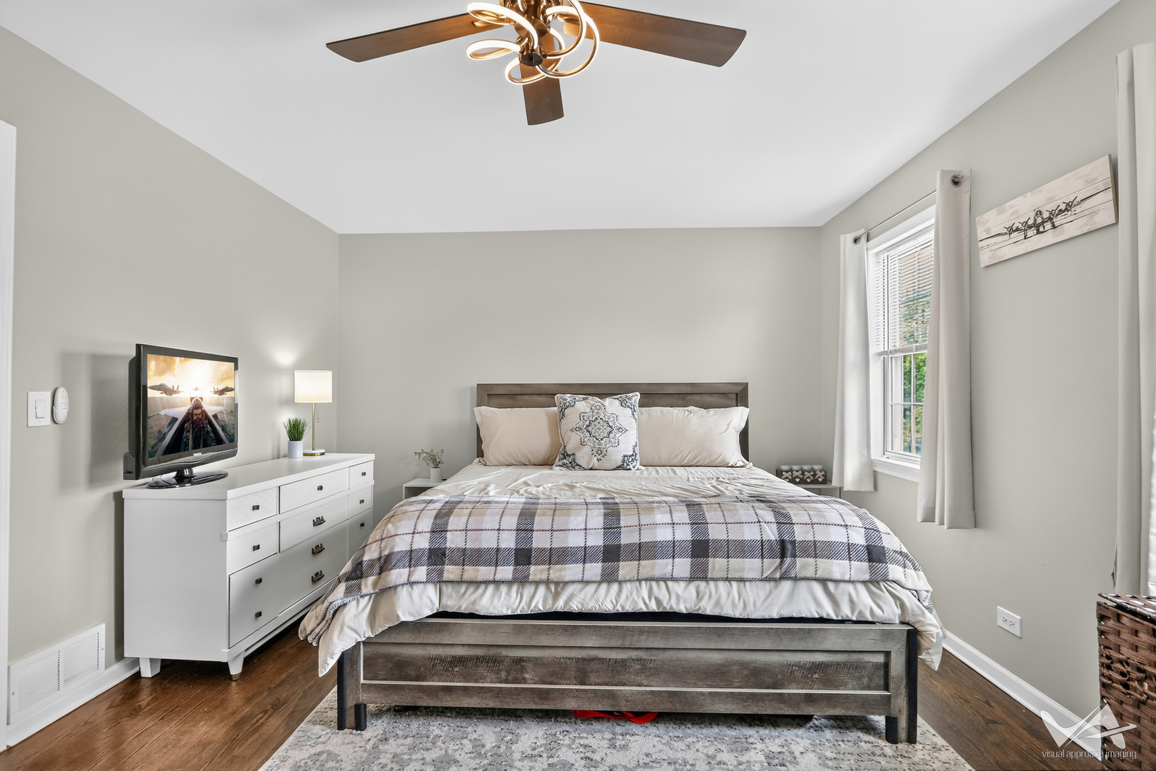 378 Rodenburg Road Roselle, IL 60172 - Photo 14 of 49 Gallery Image 14