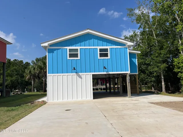 $2,500 | 4024 Blue Jay Street, Bay St. Louis, MS 39520