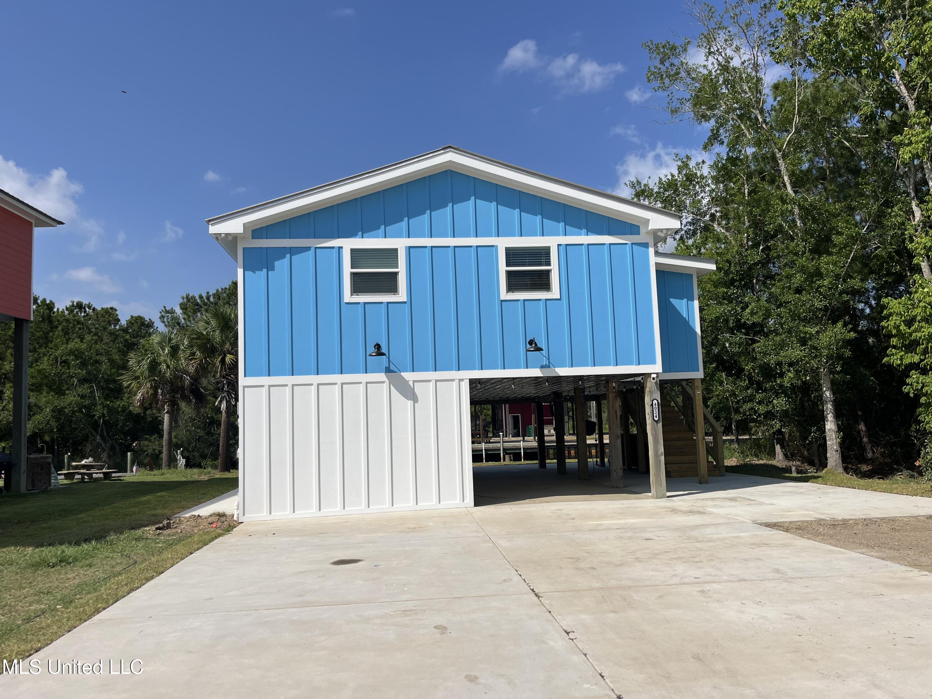 4024 Blue Jay Street Bay St. Louis, MS 39520 - Photo 2 of 15 IMG_7302