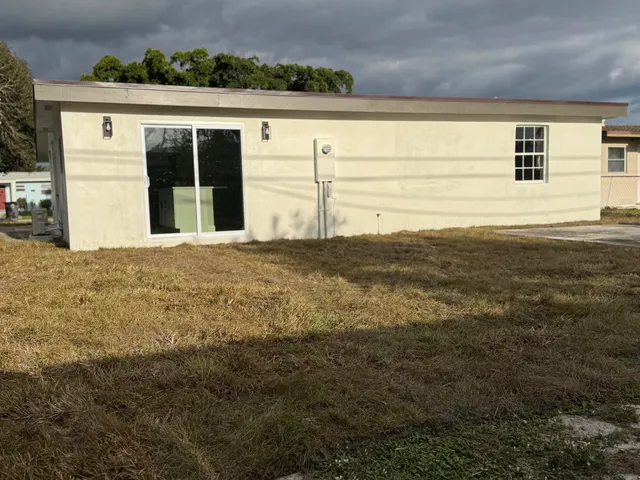 a view of a large window with an outdoor space