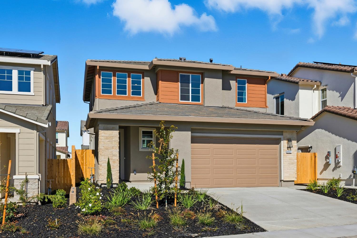 4401 Canyon Coral Way Rancho Cordova, CA 95742 - Photo 2 of 23 a front view of a house with garden