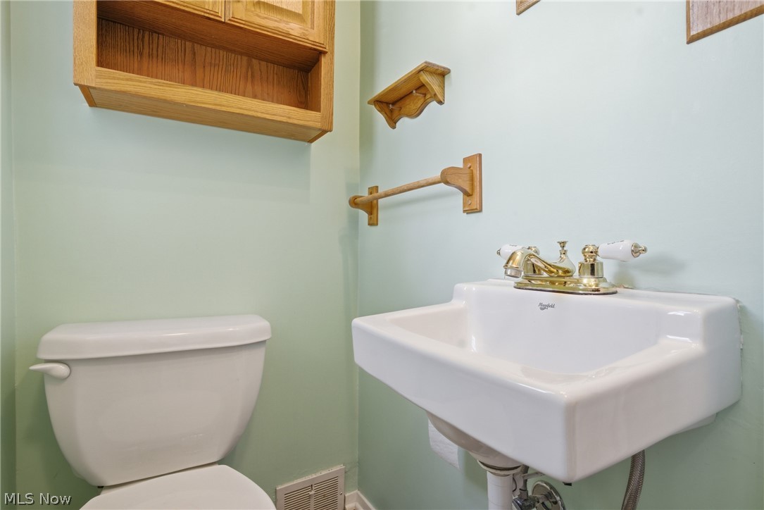 13130 Kinsman Road Burton, OH 44021 - Photo 9 of 36 Gallery Image 9
