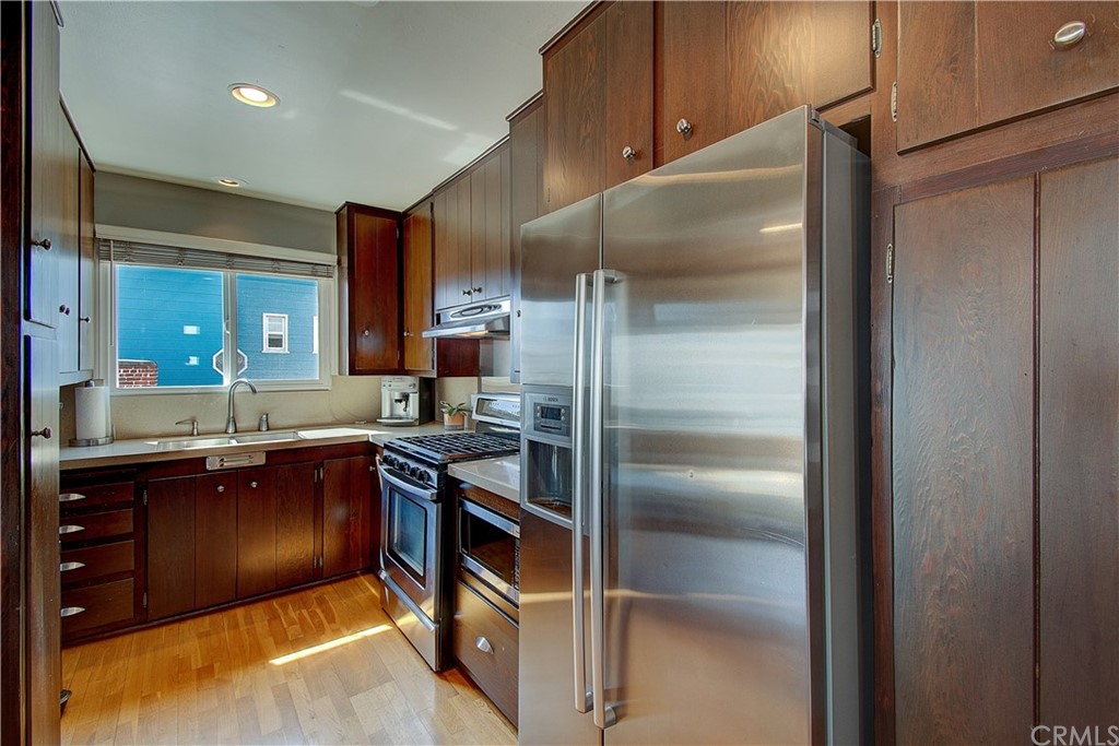 27 66th Place Long Beach, CA 90803 - Photo 13 of 21