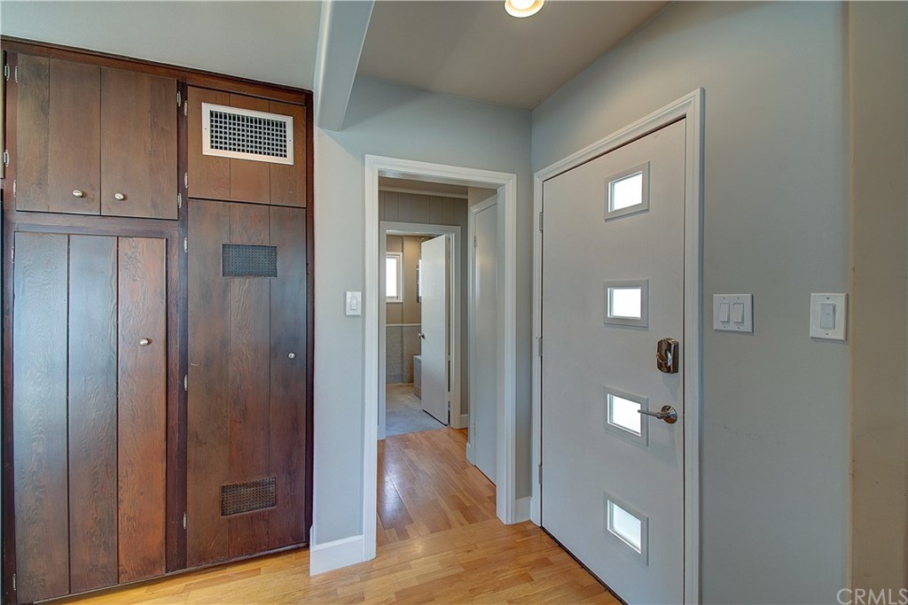 27 66th Place Long Beach, CA 90803 - Photo 9 of 21