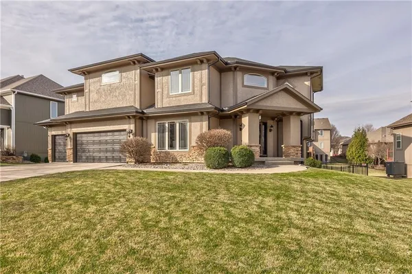 $679,900 | 9618 South Appleridge Lane, Lenexa, KS 66227