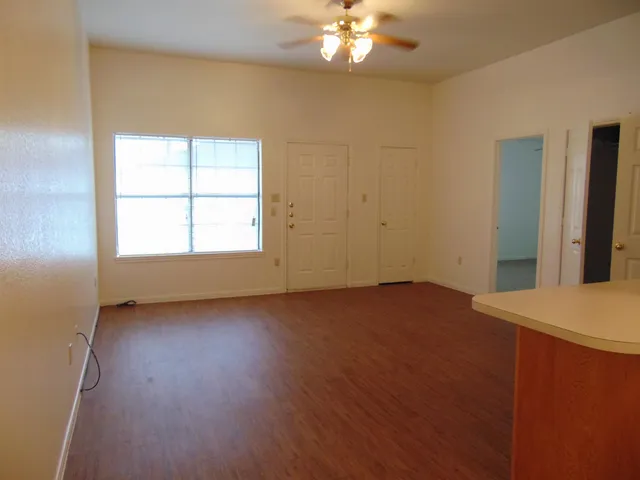 $995 | 2407 Ridgeview Drive, Kingsland, TX 78639