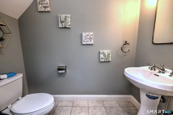 $450,000 | 12 Landin Street, Unit A, Woodbridge, CT 06525