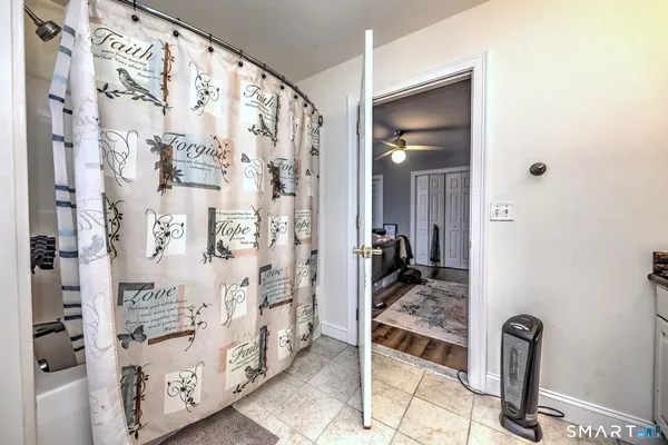 $450,000 | 12 Landin Street, Unit A, Woodbridge, CT 06525