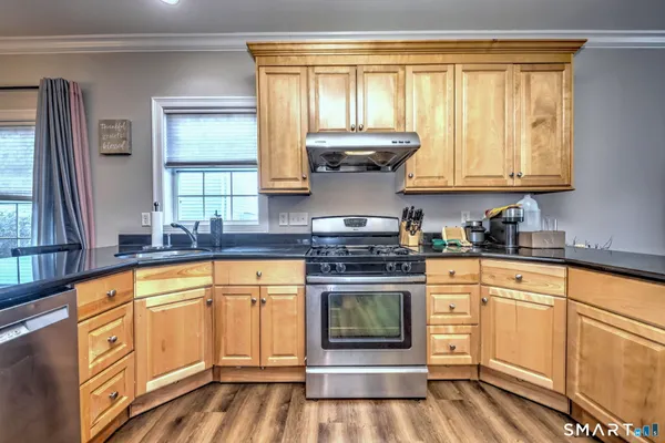 $450,000 | 12 Landin Street, Unit A, Woodbridge, CT 06525