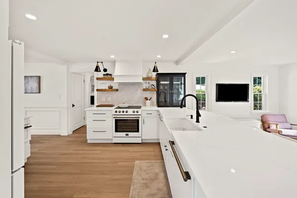 $1,649,000 | 5 Leroy Road, Lexington, MA 02421