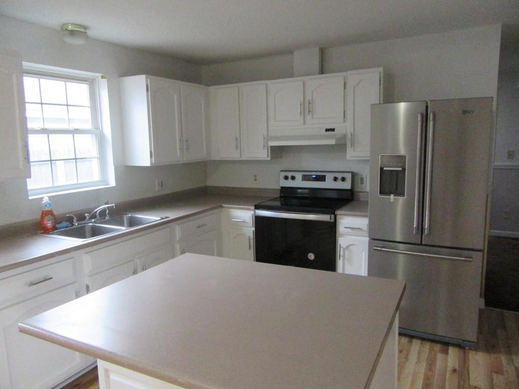 37 Blodgett Street Springfield, MA 01108 - Photo 5 of 18 Gallery Image 5