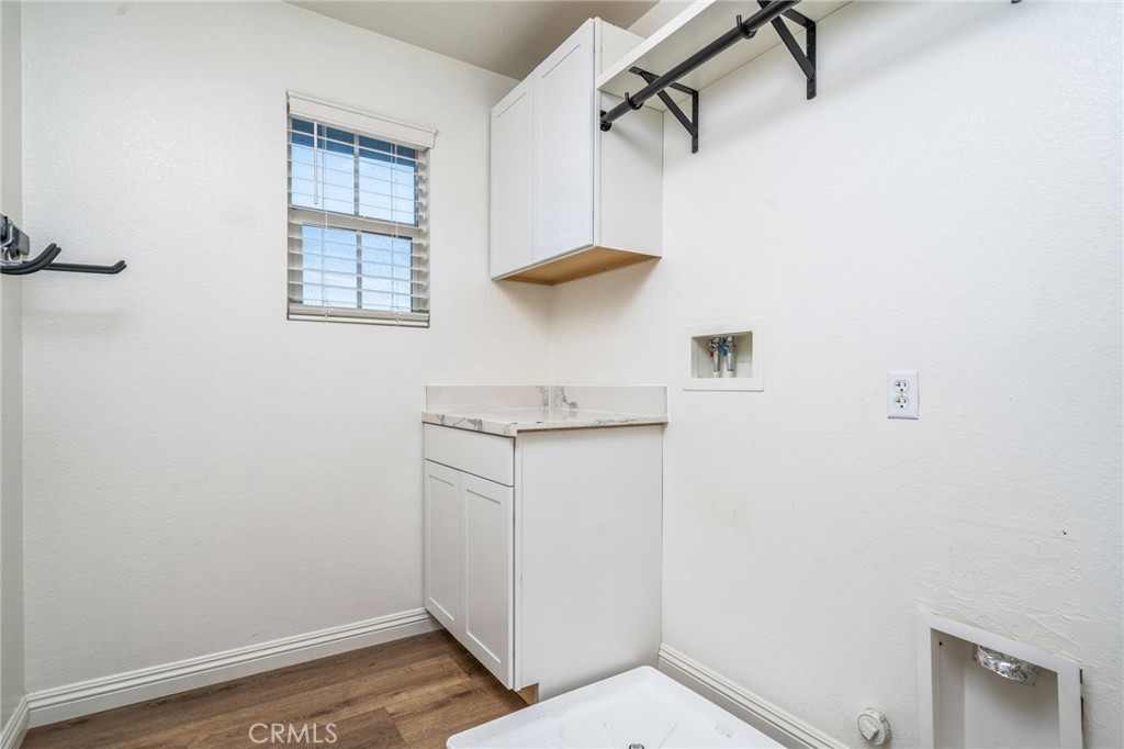 14403 Redwood Valley Road Eastvale, CA 92880 - Photo 17 of 30