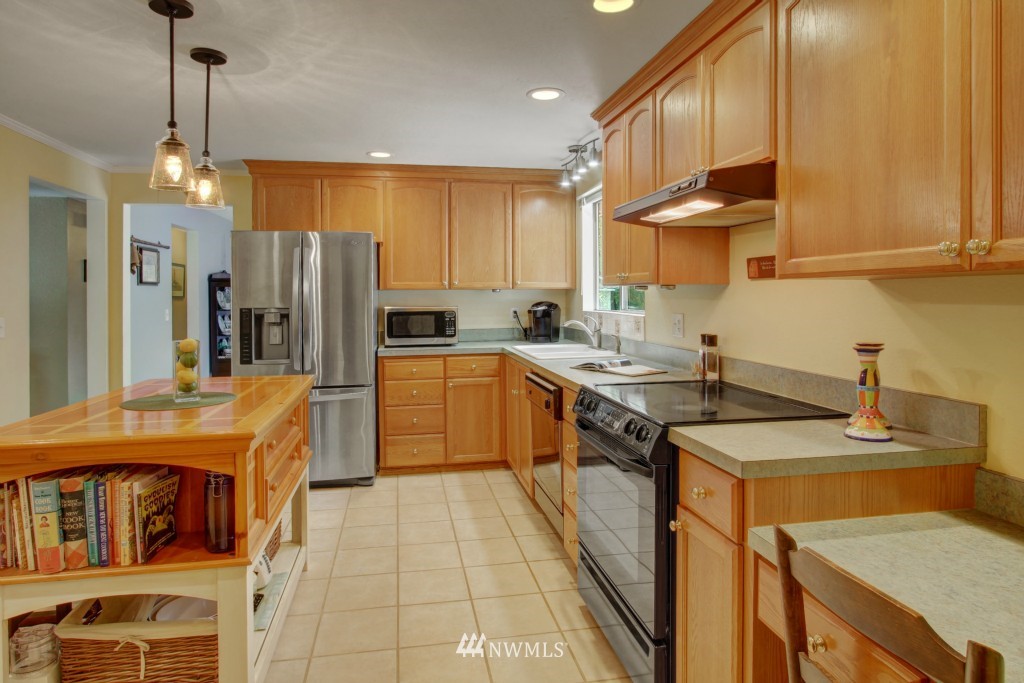 31 172nd Place Southwest Bothell, WA 98012 - Photo 7 of 23