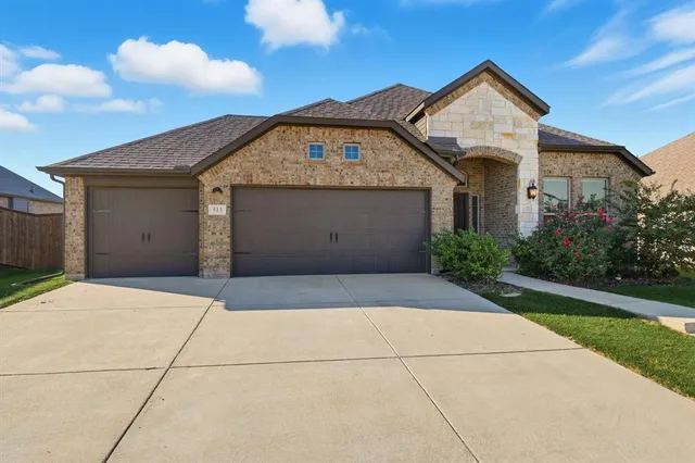 $2,295 | 513 Oleander Drive, Royse City, TX 75189