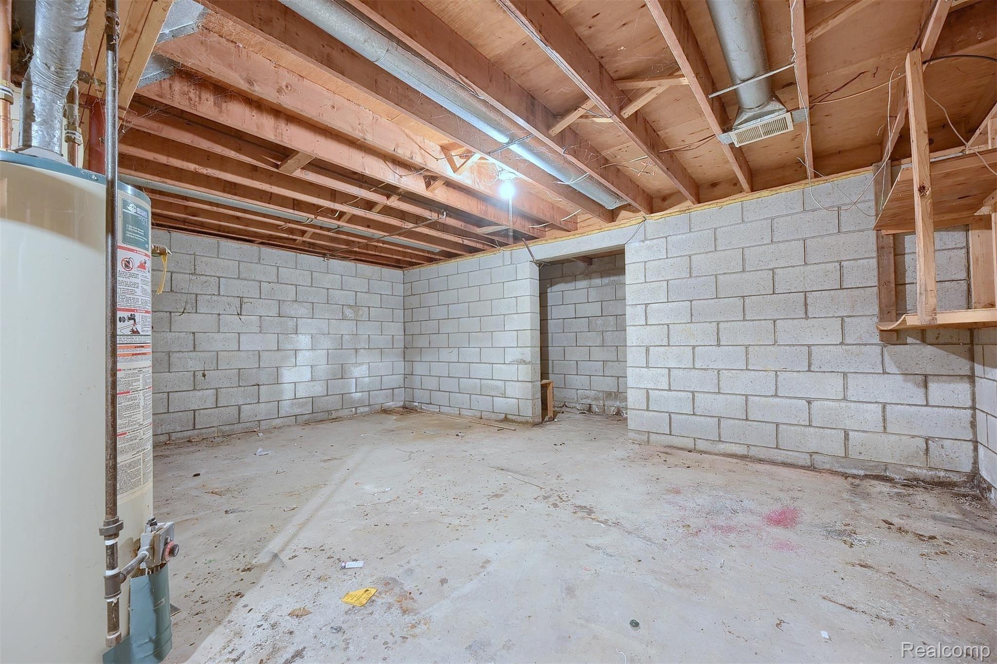 13208 North Linden Road Clio, MI 48420 - Photo 19 of 23 21-Laundry-Room-2nd-View.jpg