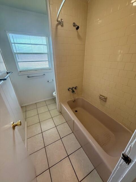 594 Florosa Court Mary Esther, FL 32569 - Photo 10 of 15 a bathroom with a bathtub and a shower