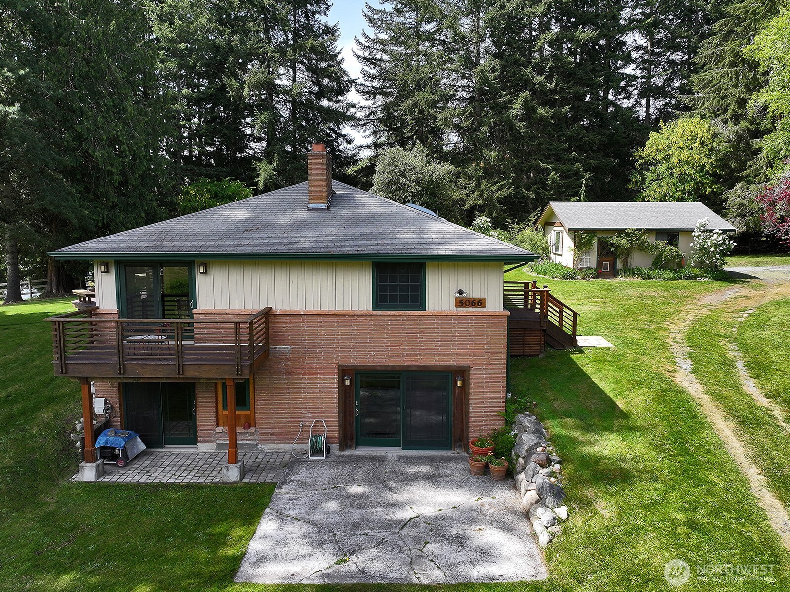 5066 Bayview Road Langley, WA 98260 - Photo 6 of 40 Gallery Image 6