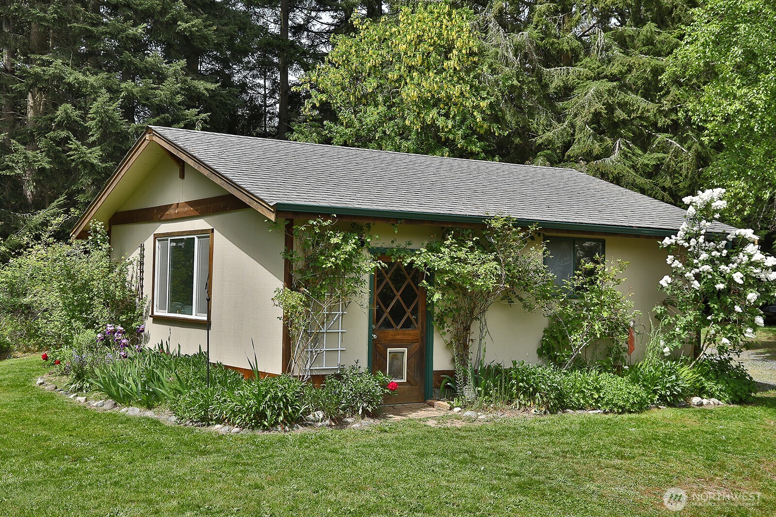 5066 Bayview Road Langley, WA 98260 - Photo 8 of 40 Gallery Image 8