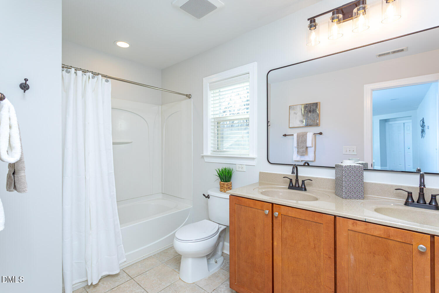 13022 Edsel Drive Raleigh, NC 27613 - Photo 20 of 29 3rd full bathroom