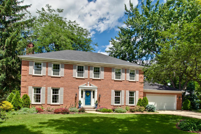 92 Old Mill Court Barrington, IL 60010 - Photo 1 of 25 front view of a house with a yard