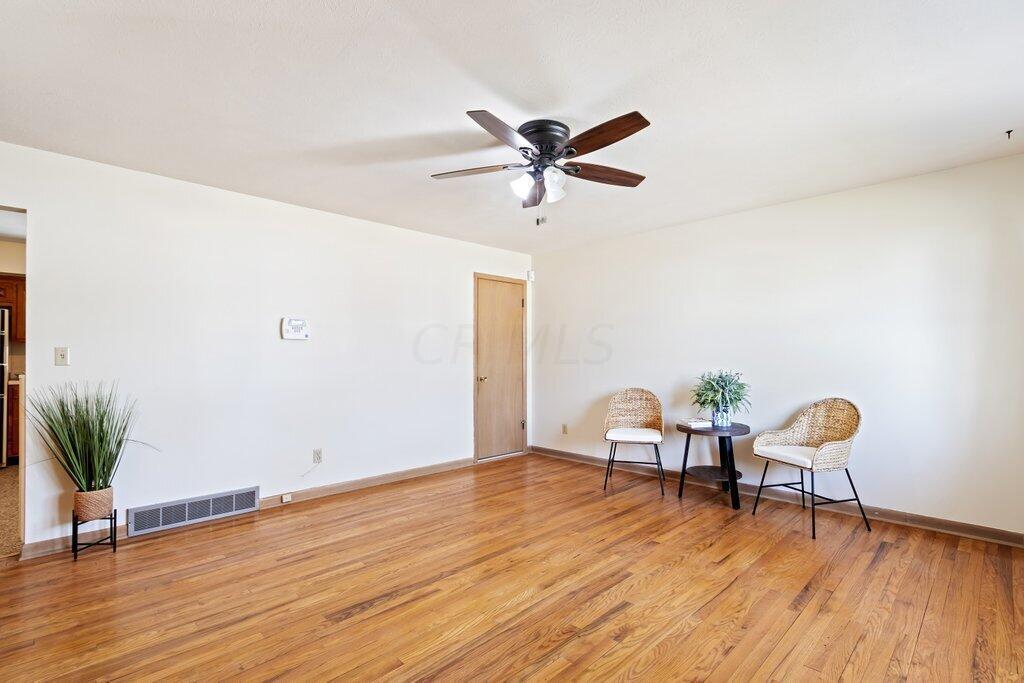 226 Topsfield Road Columbus, OH 43228 - Photo 5 of 24 226 Topsfield Road-6.jpg-SMALL